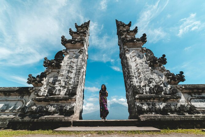 Uluwatu temple at sunset