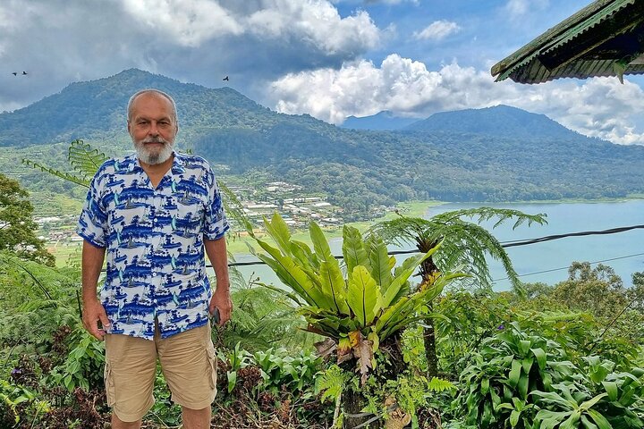 Iconic Wanagiri Hidden Hill platform with Buyan Lake views