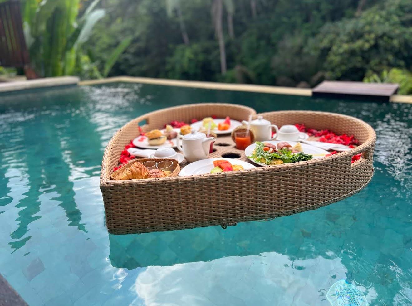 Bali Pulina infinity pool overlooking the Tampaksiring jungle